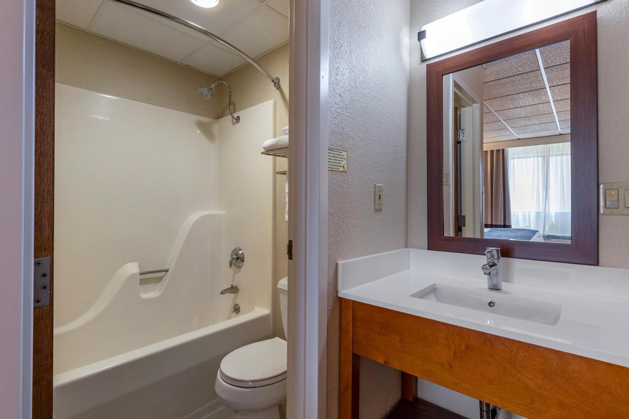 Comfort Inn & Suites Gateway To Glacier National Park Shelby Buitenkant foto