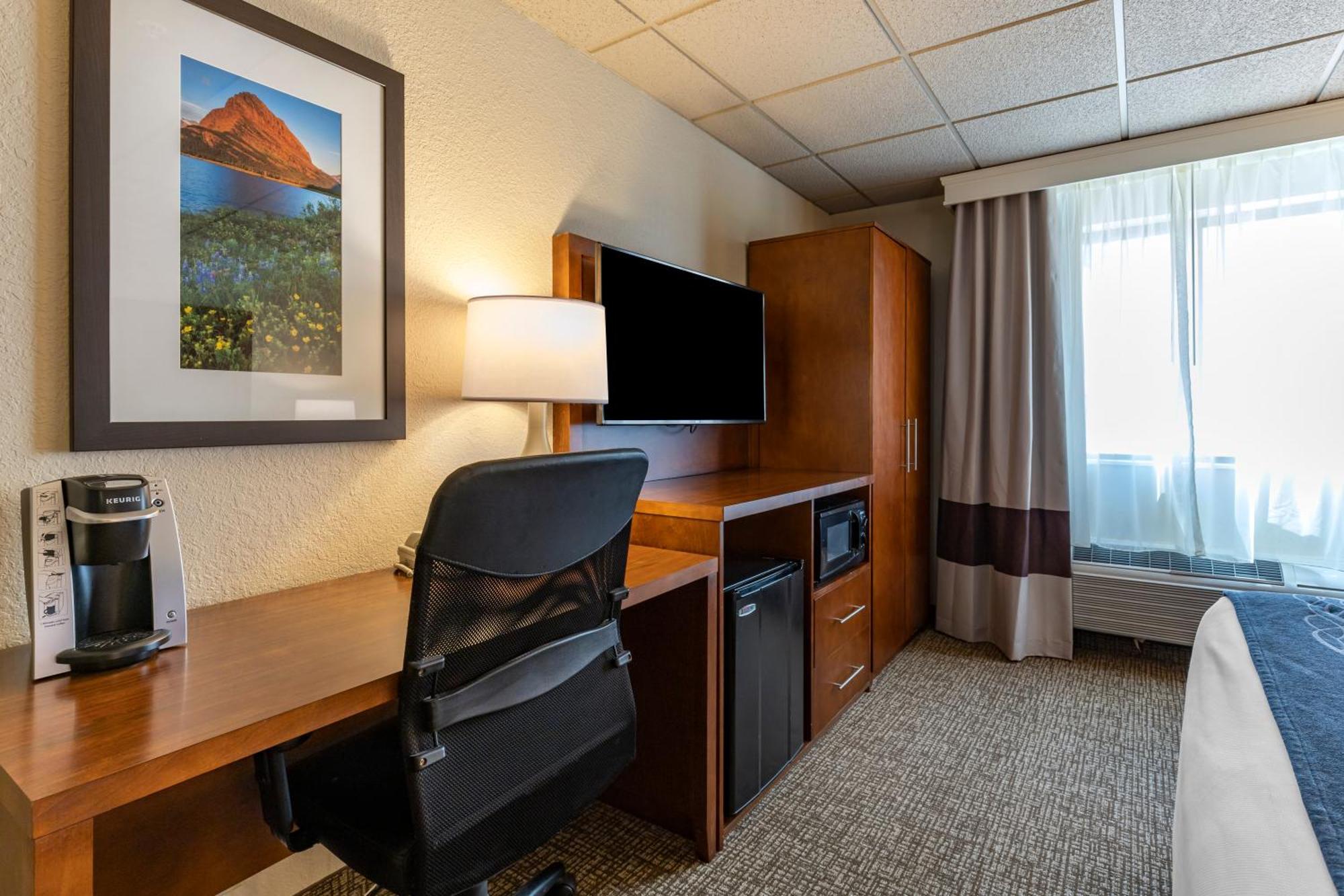 Comfort Inn & Suites Gateway To Glacier National Park Shelby Buitenkant foto