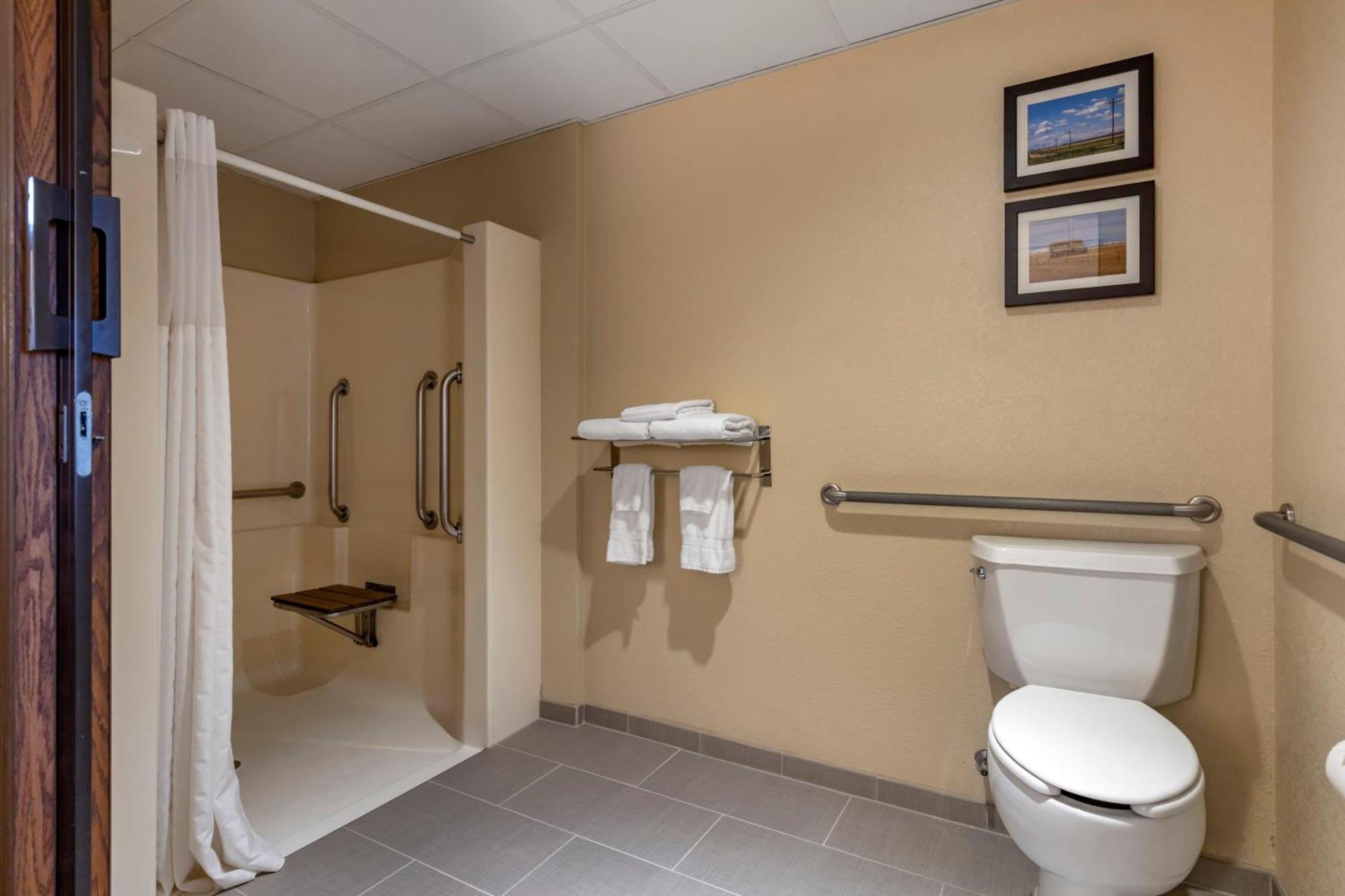 Comfort Inn & Suites Gateway To Glacier National Park Shelby Buitenkant foto
