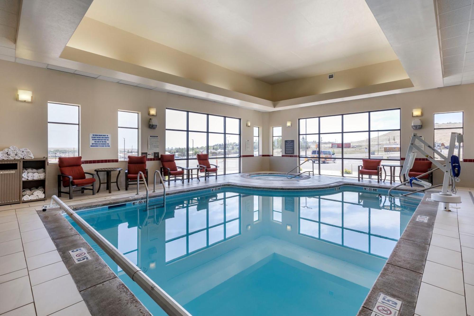 Comfort Inn & Suites Gateway To Glacier National Park Shelby Buitenkant foto