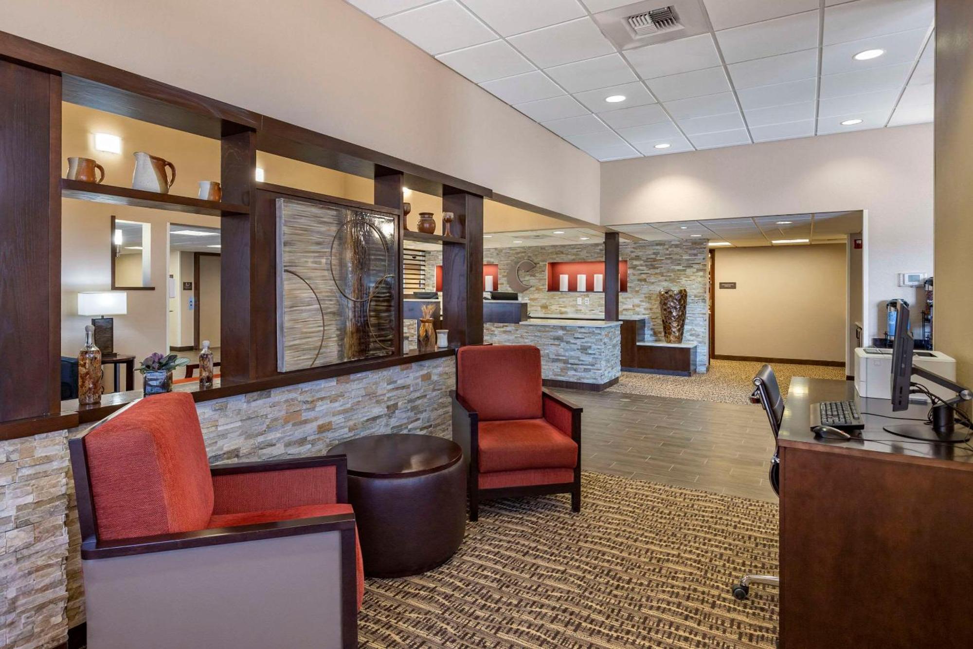 Comfort Inn & Suites Gateway To Glacier National Park Shelby Buitenkant foto