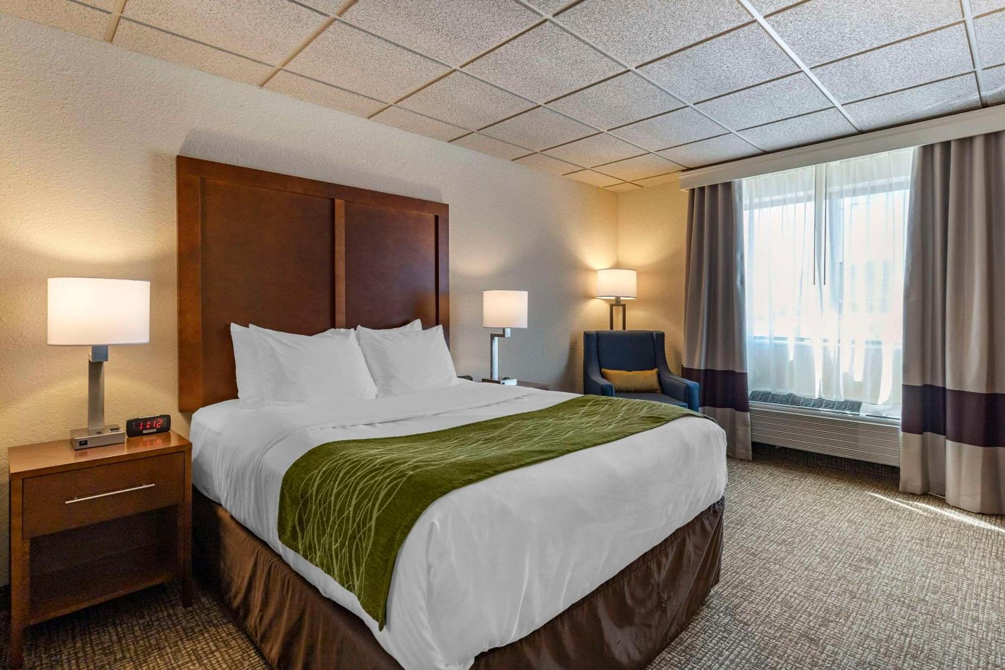 Comfort Inn & Suites Gateway To Glacier National Park Shelby Buitenkant foto