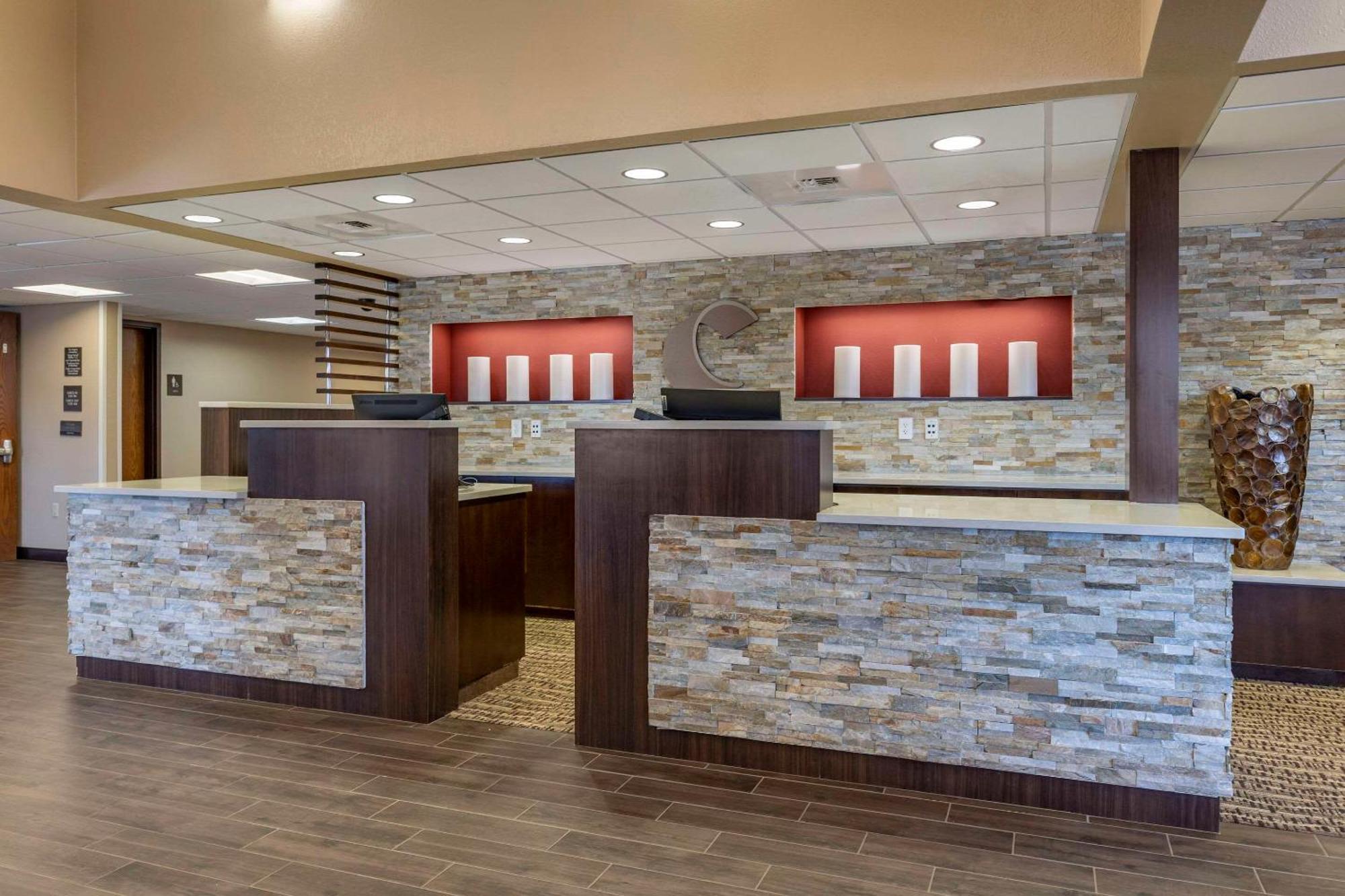 Comfort Inn & Suites Gateway To Glacier National Park Shelby Buitenkant foto